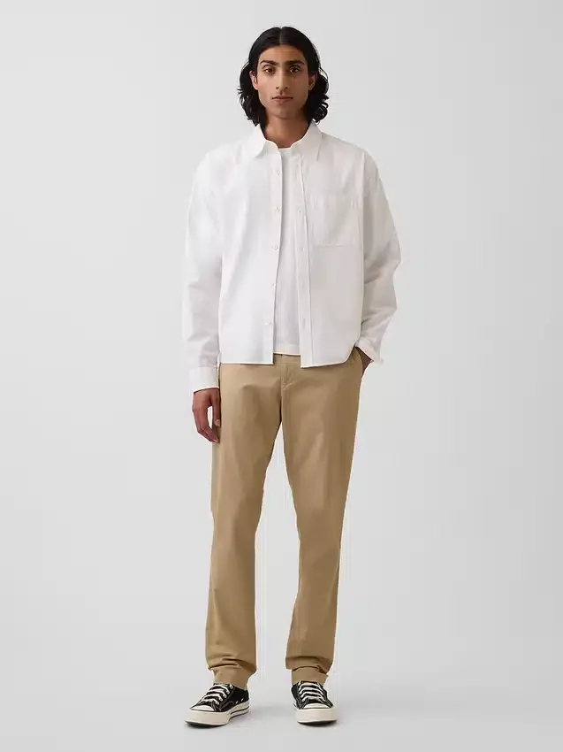 Moderne, schmal geschnittene Khakis
