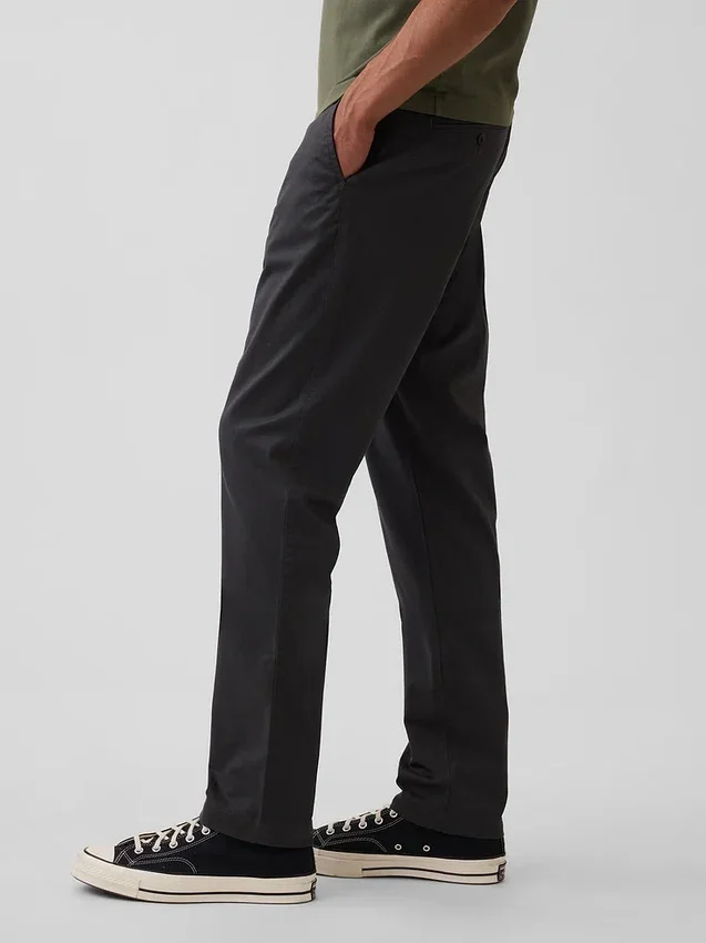 Moderne, schmal geschnittene Khakis