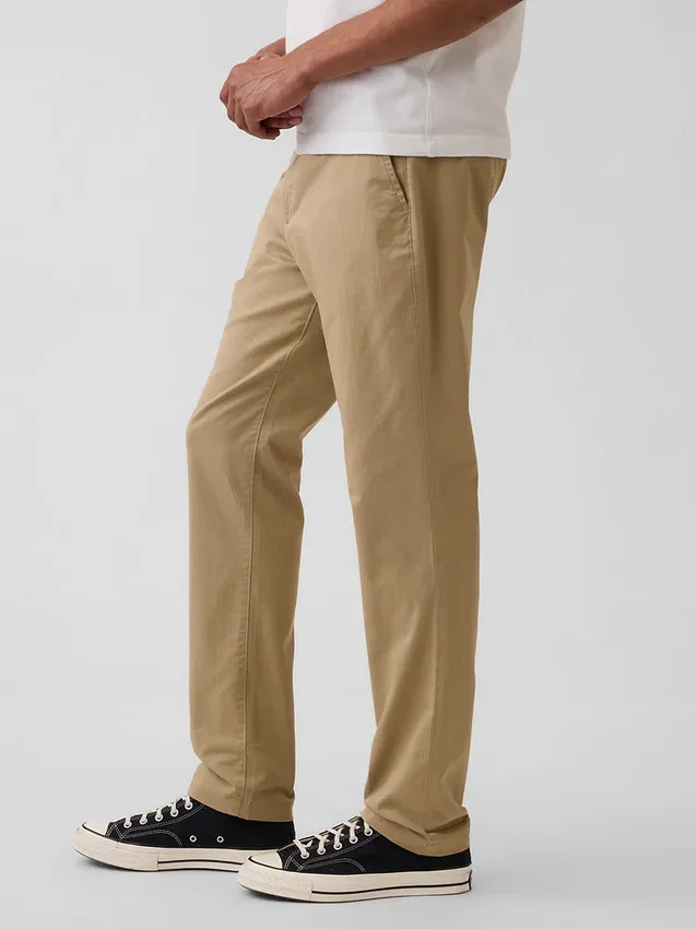Moderne, schmal geschnittene Khakis