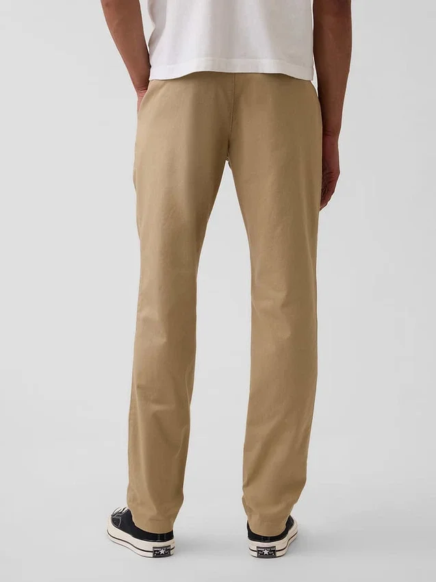 Moderne, schmal geschnittene Khakis