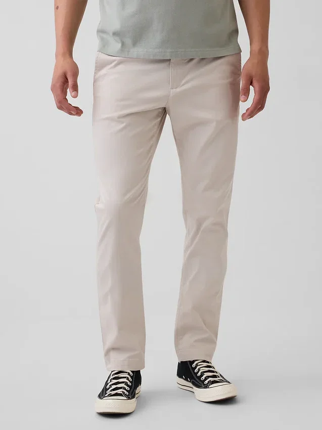 Moderne, schmal geschnittene Khakis