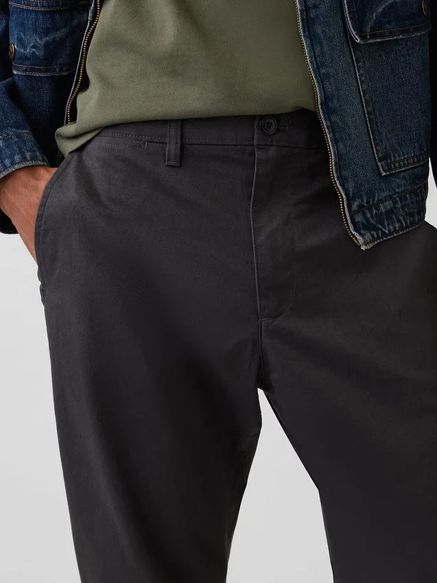 Moderne, schmal geschnittene Khakis