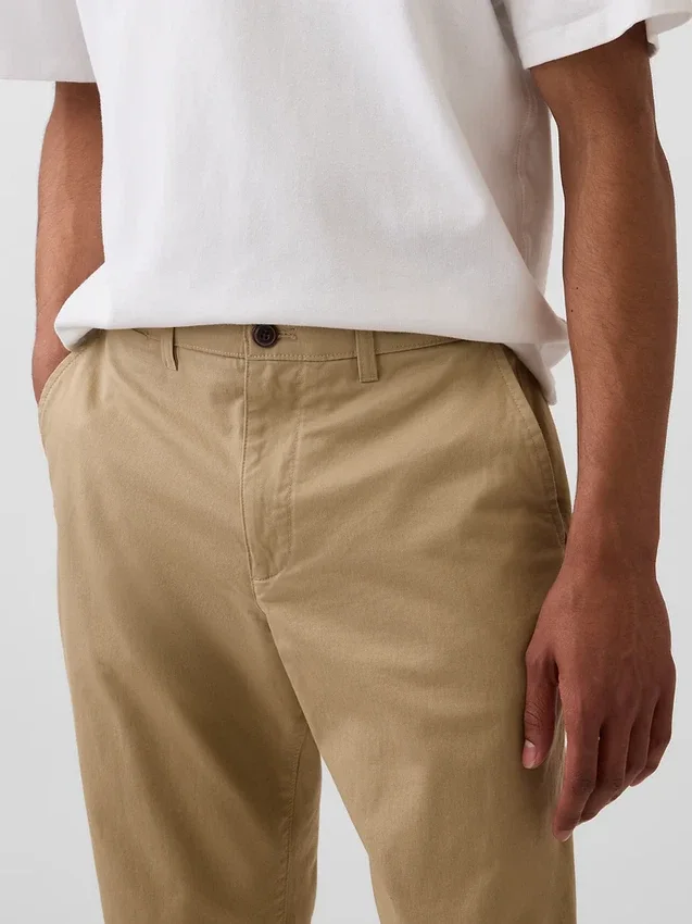 Moderne, schmal geschnittene Khakis