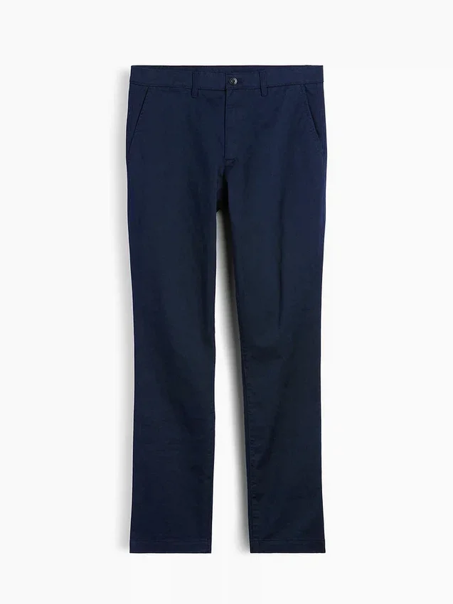 Moderne, schmal geschnittene Khakis