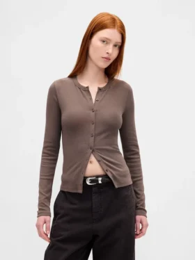 Moderne Strickjacke mit Rundhalsausschnitt