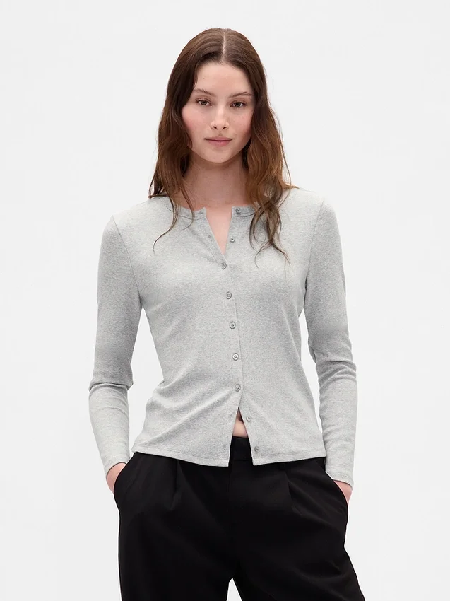 Moderne Strickjacke mit Rundhalsausschnitt