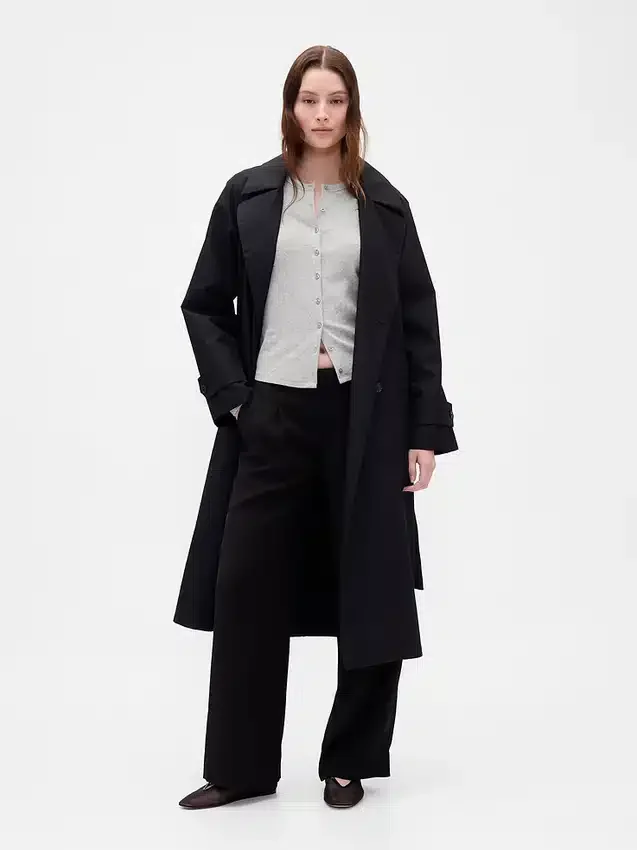 Moderne Strickjacke mit Rundhalsausschnitt