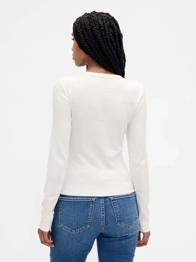 Moderne Strickjacke mit Rundhalsausschnitt