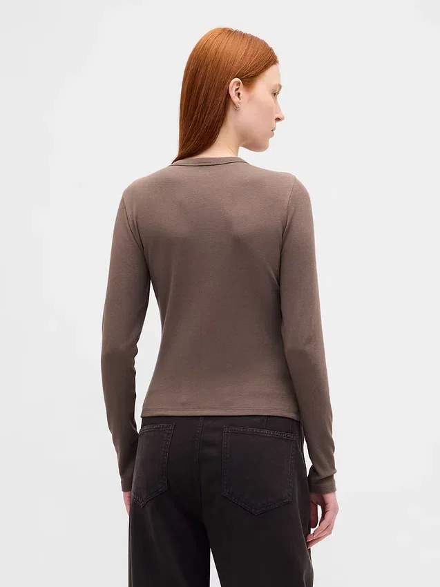 Moderne Strickjacke mit Rundhalsausschnitt