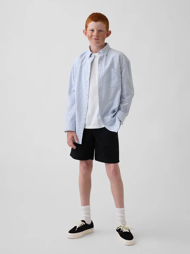Moderne Uniform-Shorts für Kinder in Khaki