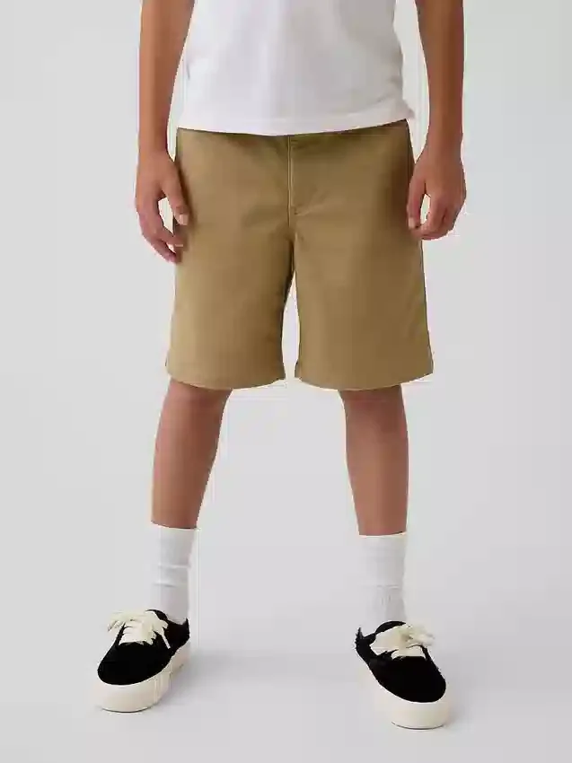 Moderne Uniform-Shorts für Kinder in Khaki