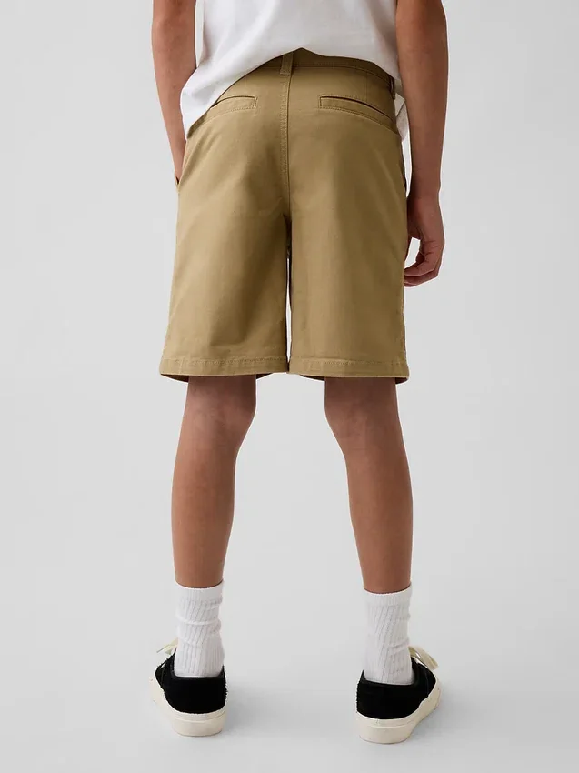 Moderne Uniform-Shorts für Kinder in Khaki