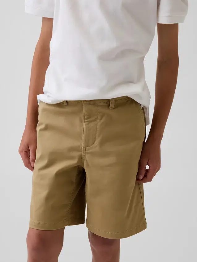 Moderne Uniform-Shorts für Kinder in Khaki