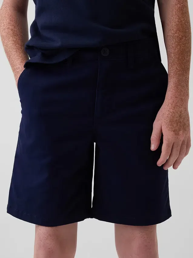 Moderne Uniform-Shorts für Kinder in Khaki