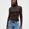 Moderner Rollkragenpullover
