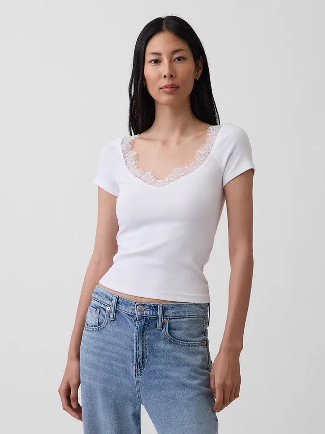 Modernes Crop-Top mit Spitzenbesatz
