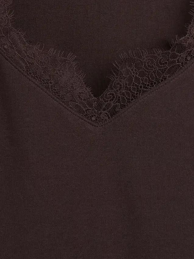 Modernes Crop-Top mit Spitzenbesatz