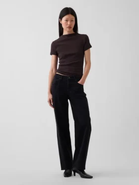 Modernes, geripptes Crop-T-Shirt mit Stehkragen