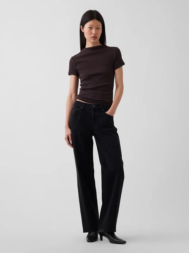 Modernes, geripptes Crop-T-Shirt mit Stehkragen
