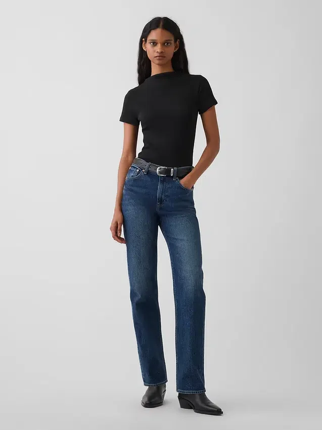 Modernes, geripptes Crop-T-Shirt mit Stehkragen
