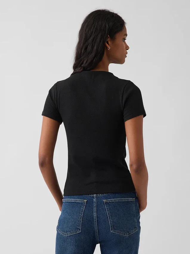 Modernes, geripptes Crop-T-Shirt mit Stehkragen