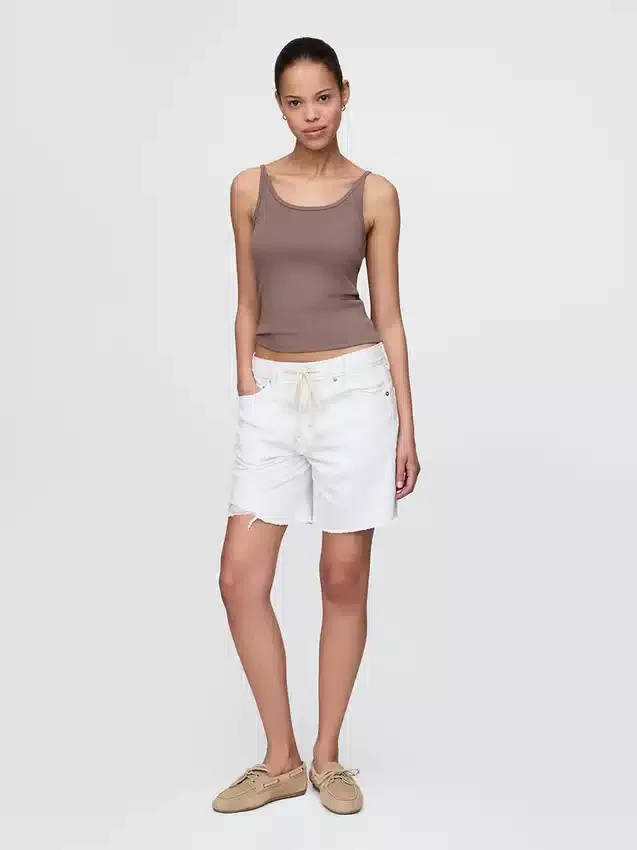 Modernes, kurz geschnittenes Cami-Top