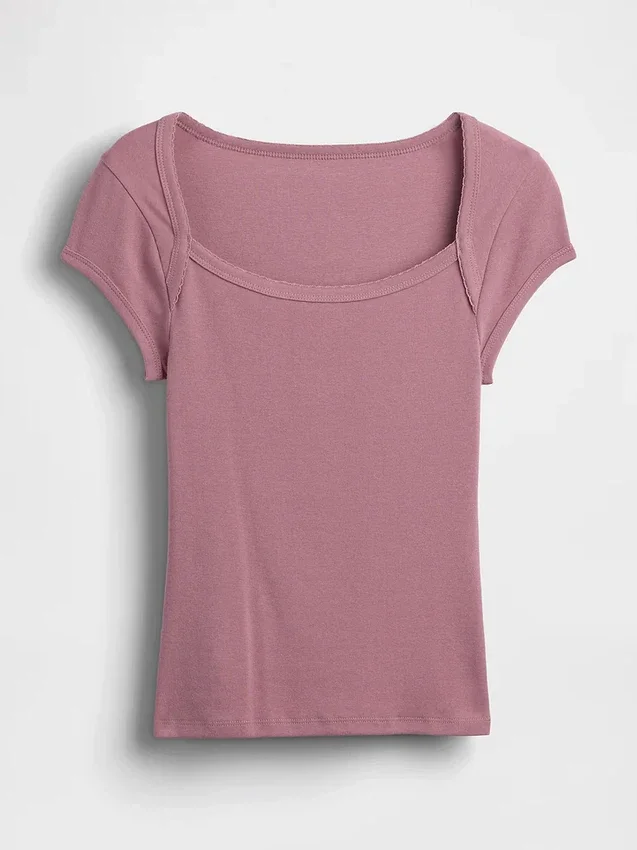 Modernes, kurzes T-Shirt mit quadratischem Ausschnitt