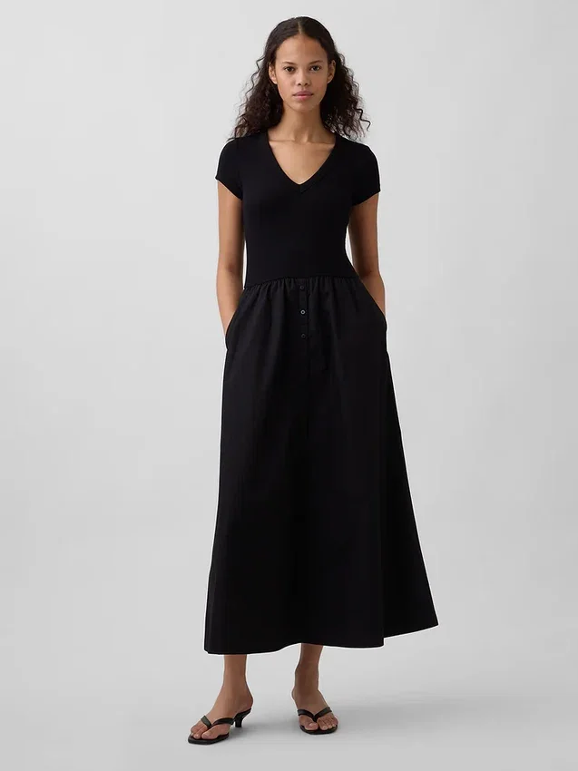 Modernes Maxikleid aus verschiedenen Materialien