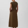 Modernes Maxikleid aus verschiedenen Materialien