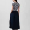 Modernes Maxikleid aus verschiedenen Materialien