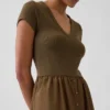 Modernes Maxikleid aus verschiedenen Materialien