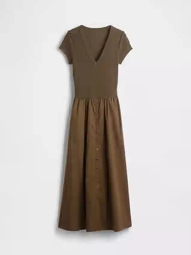 Modernes Maxikleid aus verschiedenen Materialien
