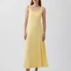Modernes Maxikleid mit geripptem Ausschnitt