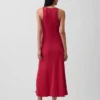 Modernes Maxikleid mit geripptem integrierten BH