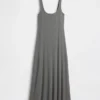 Modernes Maxikleid mit geripptem Rundhalsausschnitt