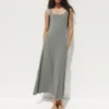 Modernes Maxikleid mit geripptem Rundhalsausschnitt