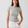 Modernes Rippstrick-T-Shirt