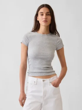 Modernes Rippstrick-T-Shirt