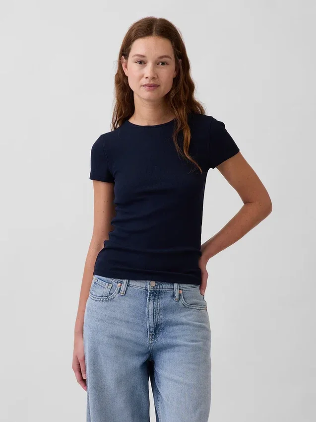 Modernes Rippstrick-T-Shirt