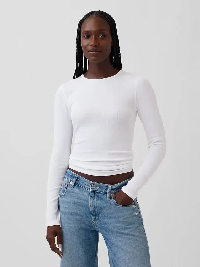 Modernes Rippstrick-T-Shirt