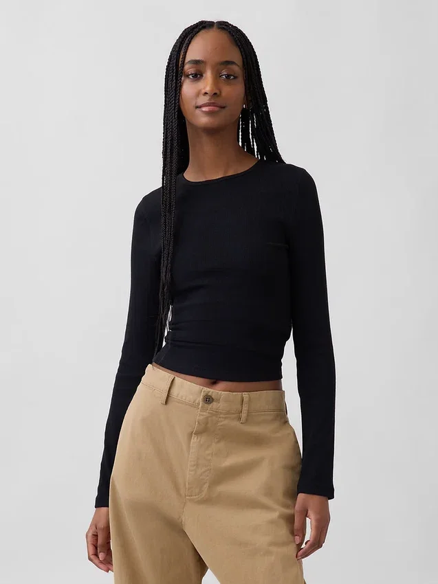 Modernes Rippstrick-T-Shirt