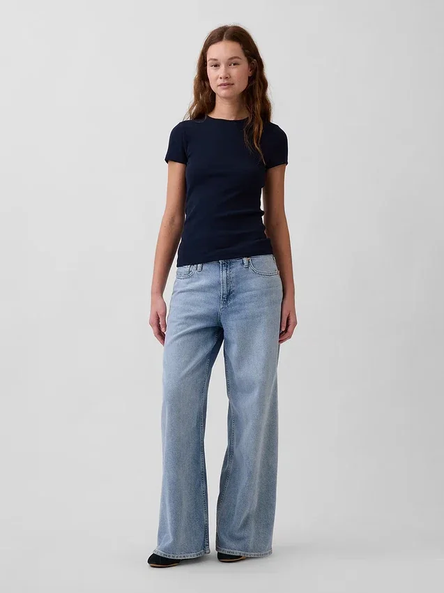 Modernes Rippstrick-T-Shirt