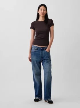Modernes Rippstrick-T-Shirt
