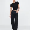 Modernes Rippstrick-T-Shirt