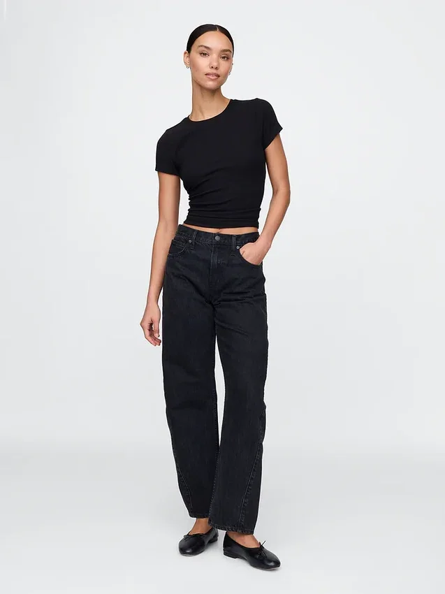 Modernes Rippstrick-T-Shirt