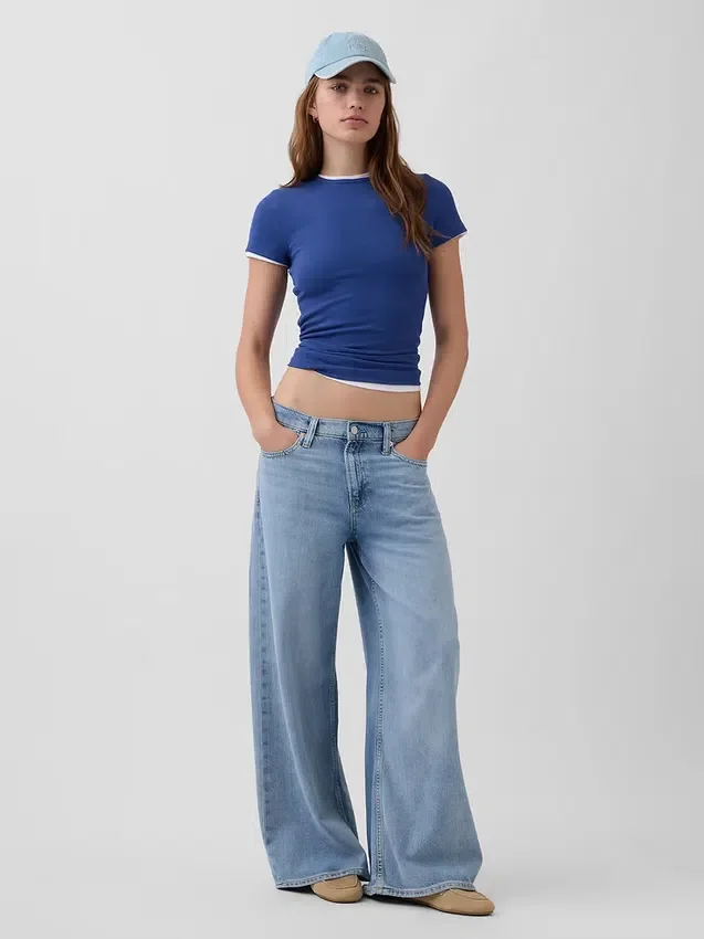 Modernes Rippstrick-T-Shirt