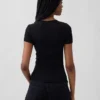 Modernes Rippstrick-T-Shirt