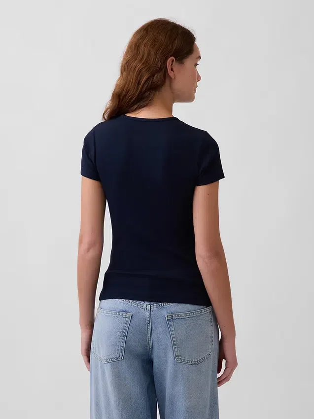 Modernes Rippstrick-T-Shirt