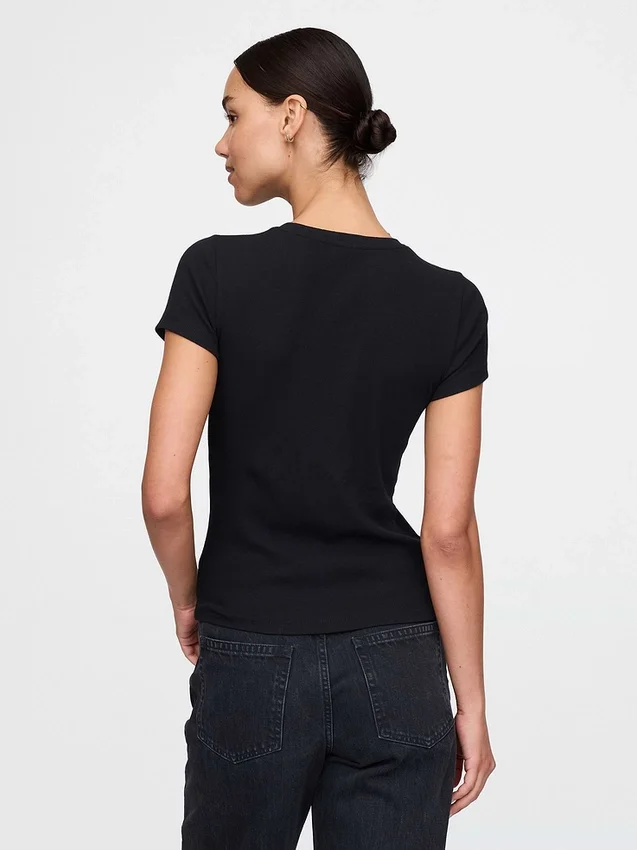Modernes Rippstrick-T-Shirt
