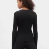 Modernes Rippstrick-T-Shirt